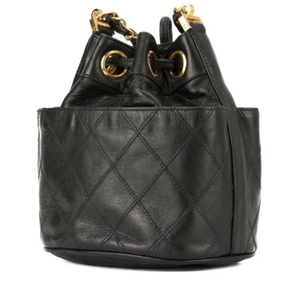 LIKE NEW CHANEL RARE MINI DIAMOND STITCH LEATHER DRAWSTRING CROSSBODY 24K GHW - Picture 8 of 17